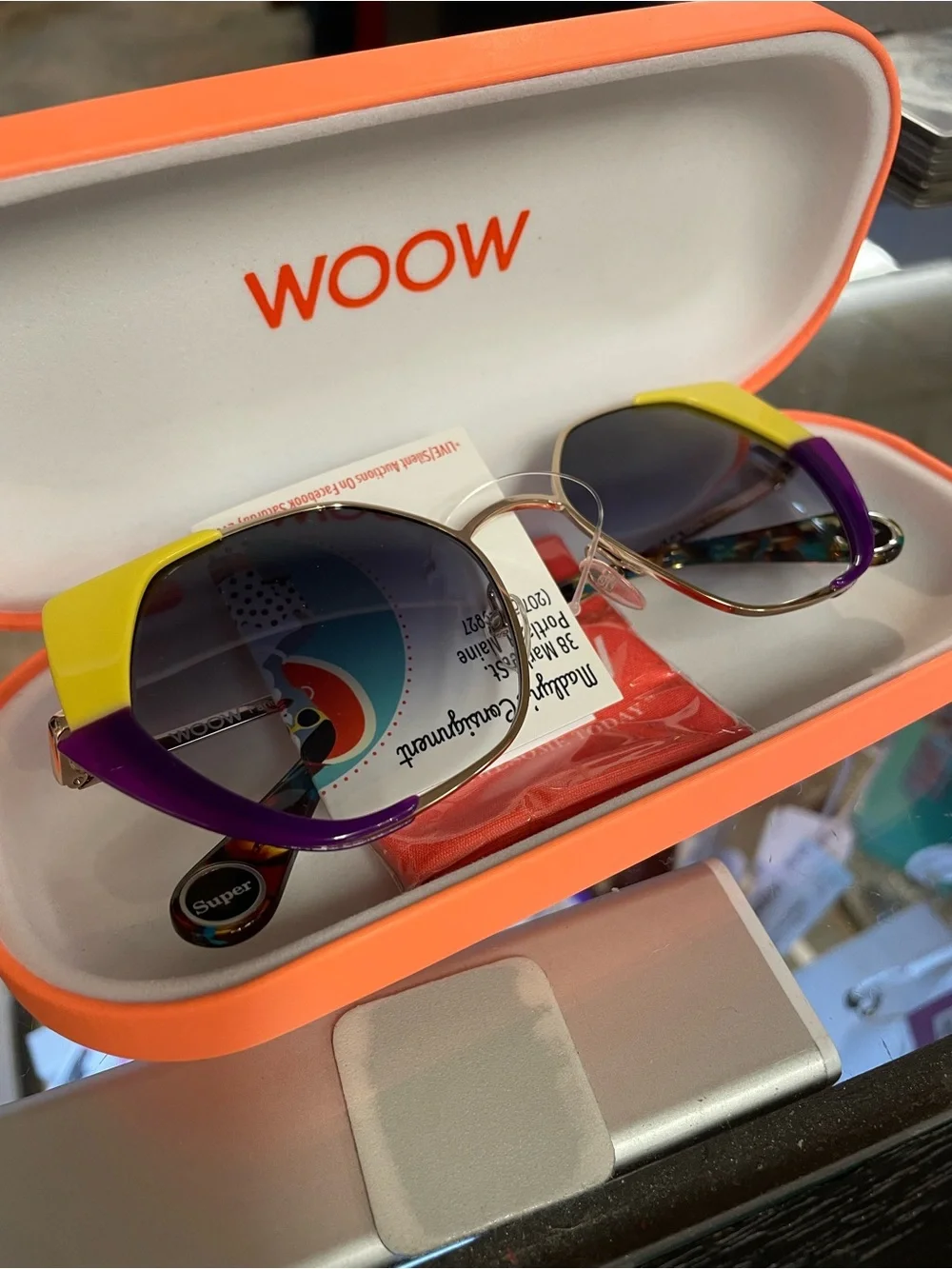 WOOW EYEWEAR Women's Gradient Lens Sunglasses - Purple Accent